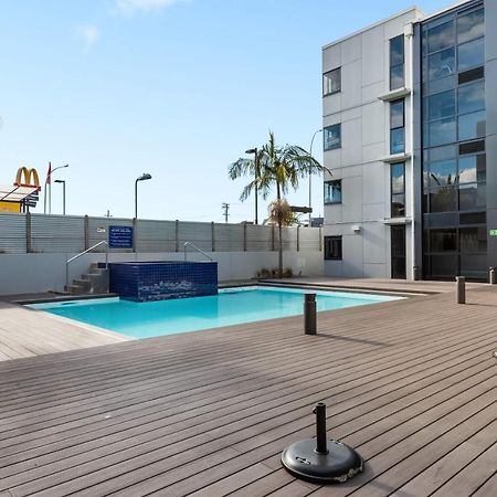 Central Mount Apartment, Quiet And Spacious With Pool Mount Maunganui Eksteriør bilde